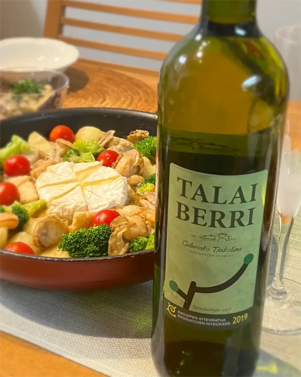 シーフードとカマンベールチーズのアヒージョ|あゆさん