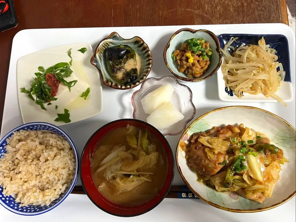 鶏ももとキャベツのオイマヨ炒め定食です✨|rikako♪。.:＊さん