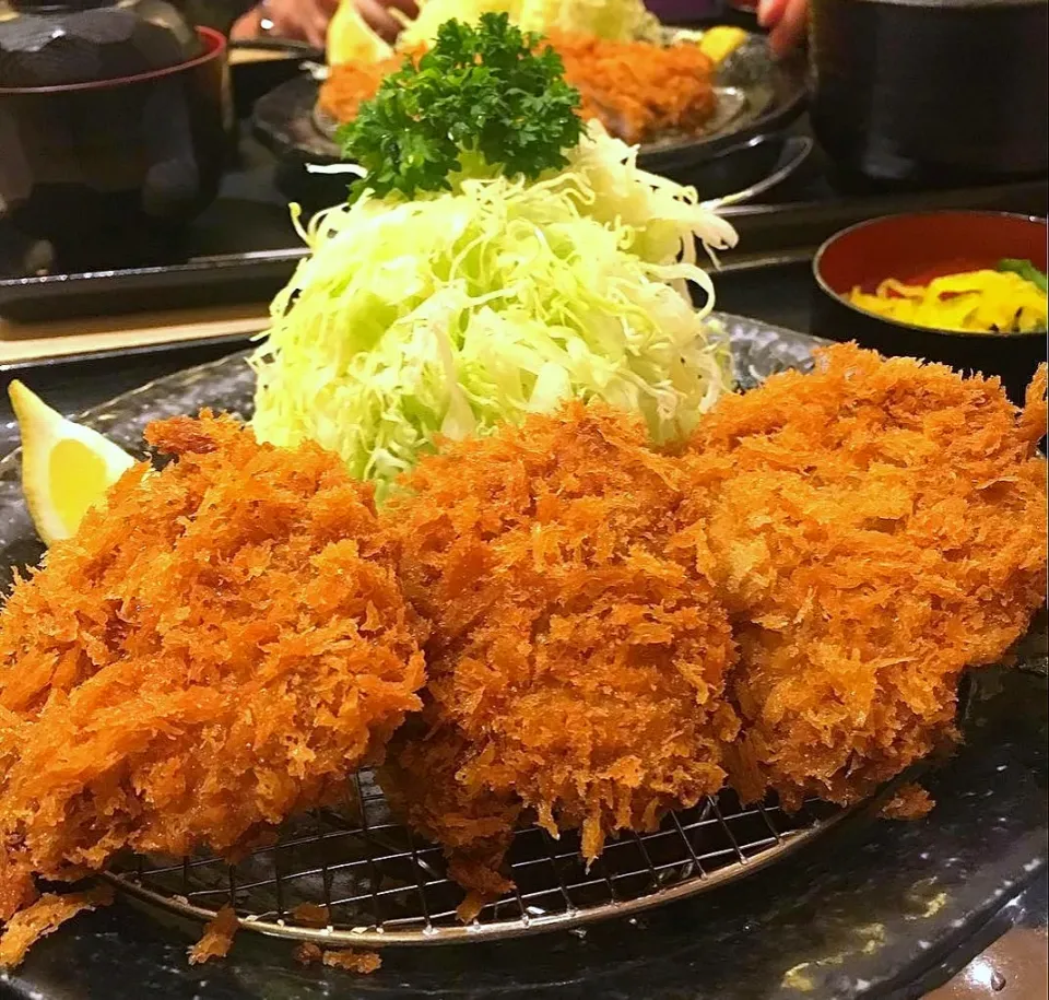 Tender, Juicy & Crispy Fillet Tonkatsu 🥩🤤|An'leeさん