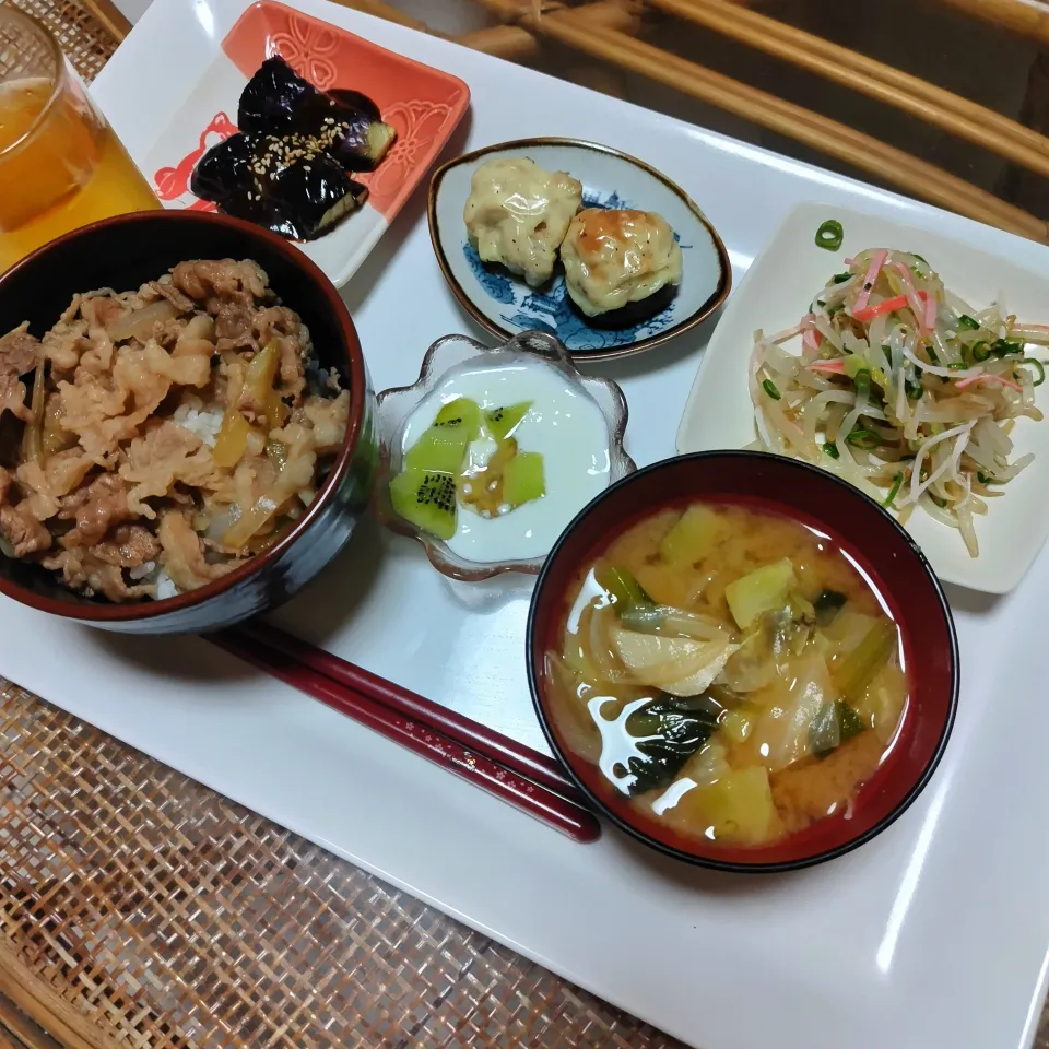 牛丼の定食です✨|rikako♪。.:＊さん