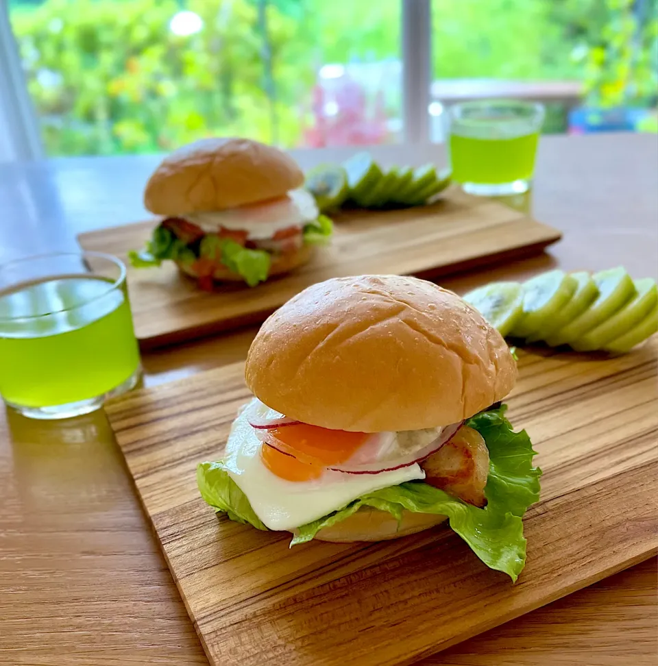朝ごはん　余り物からの変身！西京焼きバーガー🍔|kaeさん