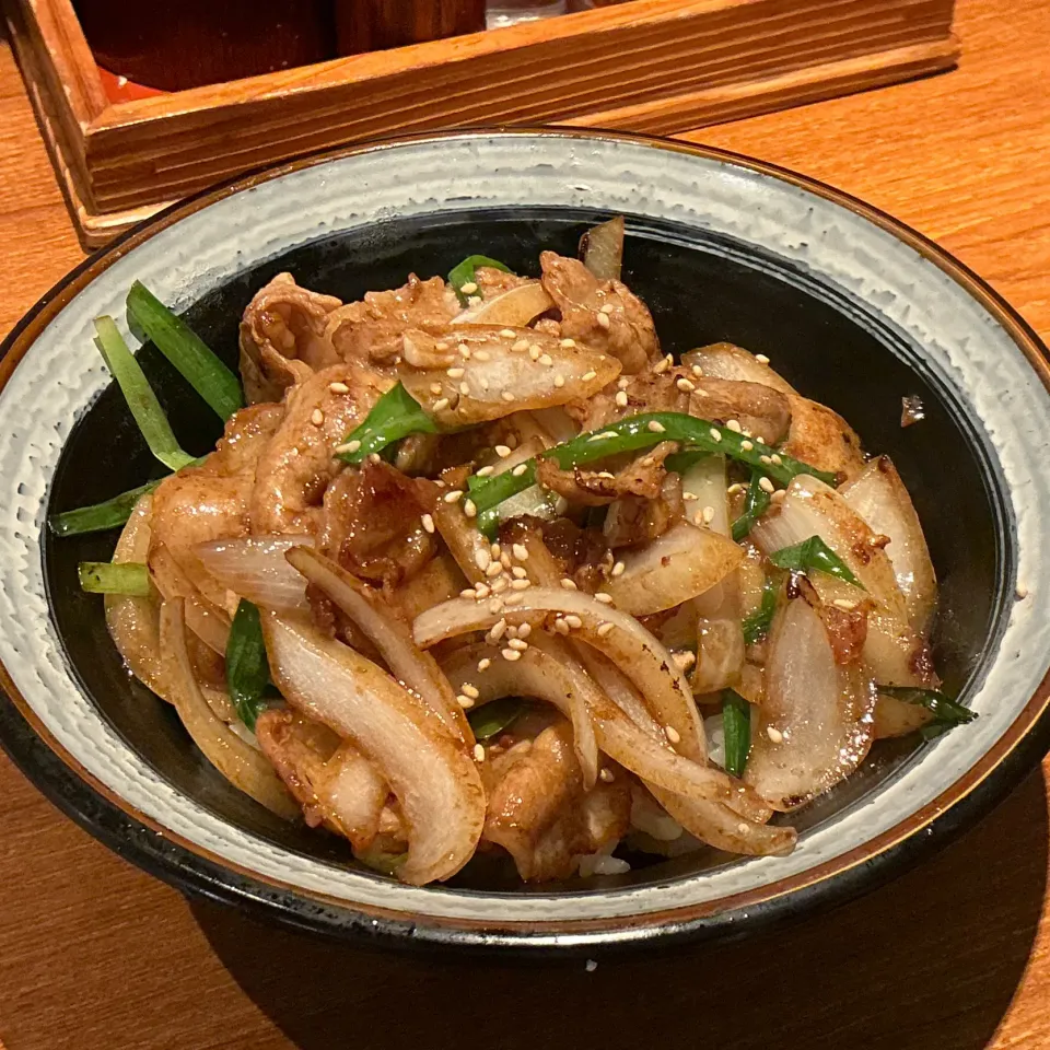 豚ニンニク炒め丼|KOMAさん