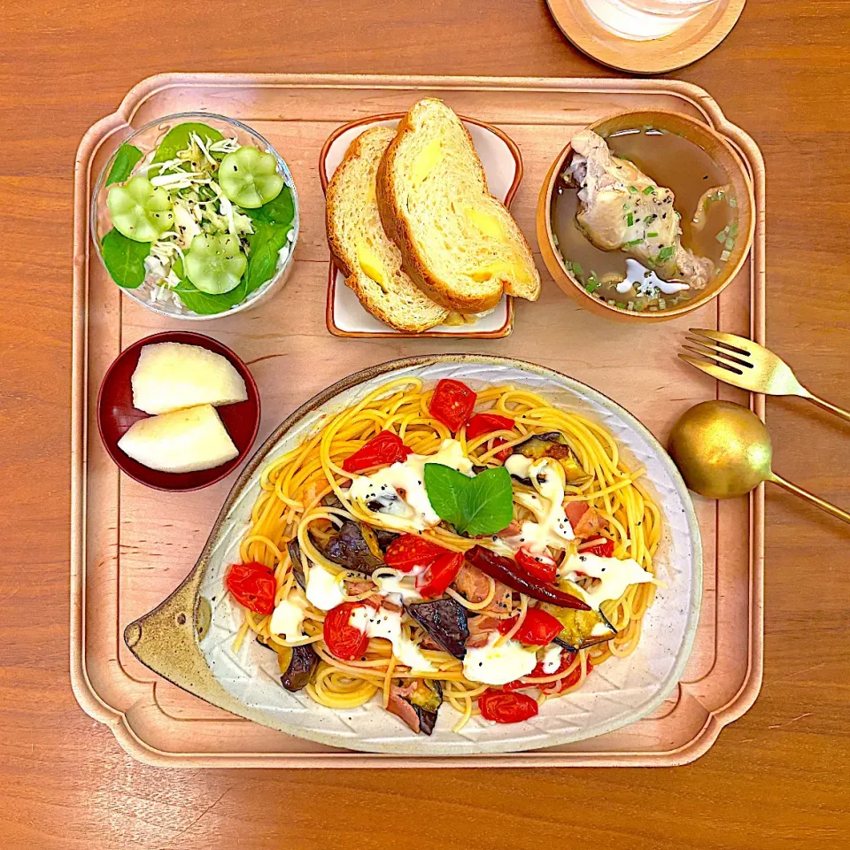 茄子とベーコンのフレッシュトマトパスタ|すずさん