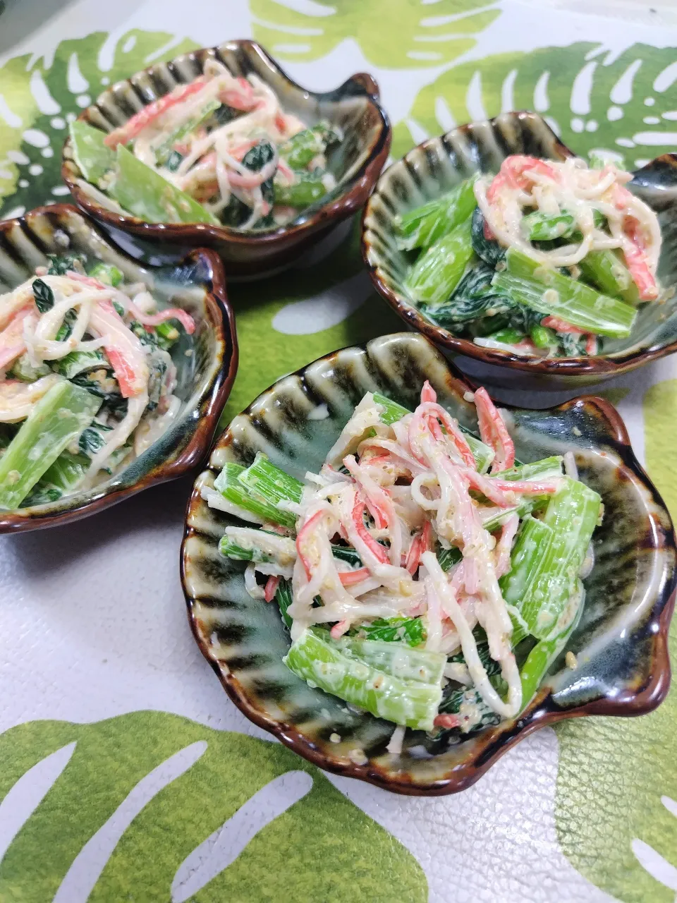 ぎんさんのお料理カニカマと小松菜の胡麻和え作ってみました✨|rikako♪。.:＊さん