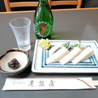 【蕎麦屋で酒を呑む〜浅草尾張屋】板わさとそば味噌に冷酒🍶