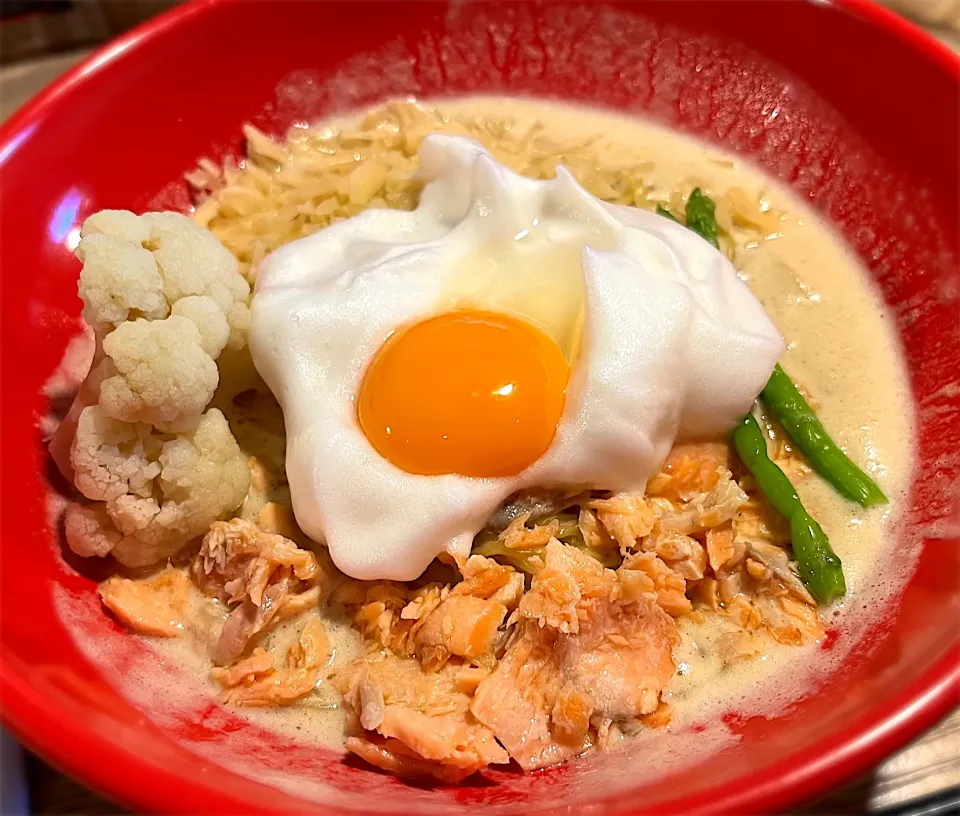 富士の介サーモン月見カルボナーラ🍜|toshi,I🍴さん