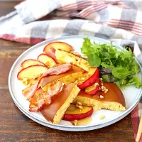 ル・ルスティックブリーのホットケーキ  りんごのソテー添え