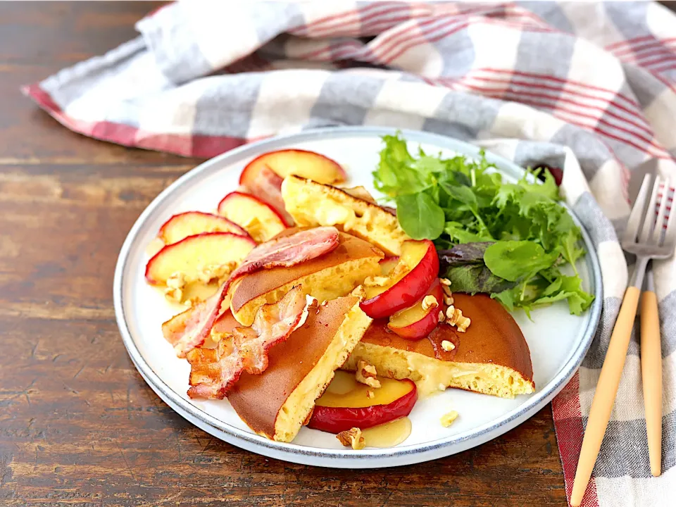 ル・ルスティックブリーのホットケーキ  りんごのソテー添え|Le Rustique_Fromageさん