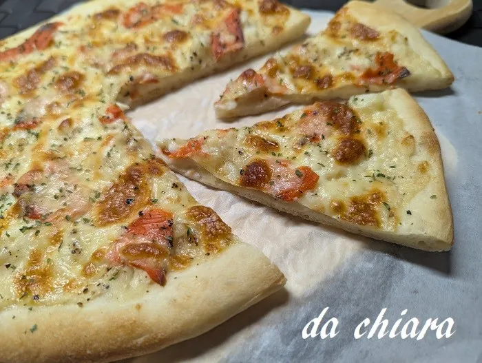 スモークサーモンとポテトのグラタンピザ|chiaraさん