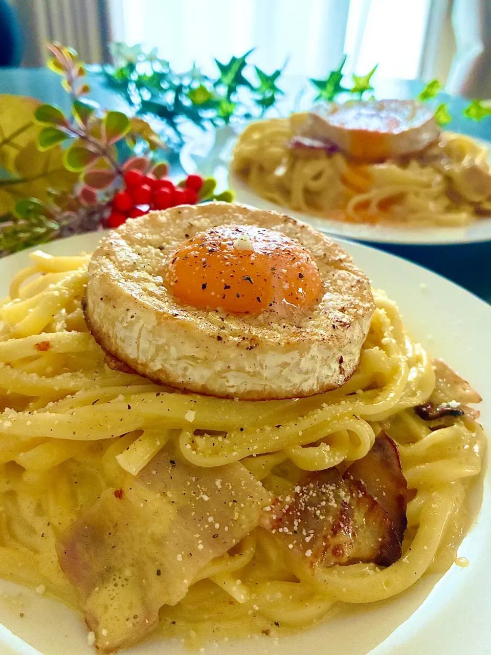 【カルボナーラの焼きカマンベール乗せ🧀】|あやめもちもちさん