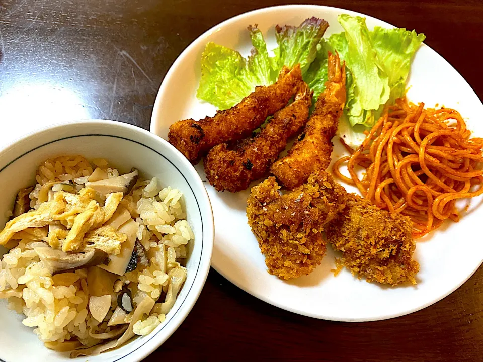 エビフライと季節の炊き込みご飯|単身赴任のっちさん