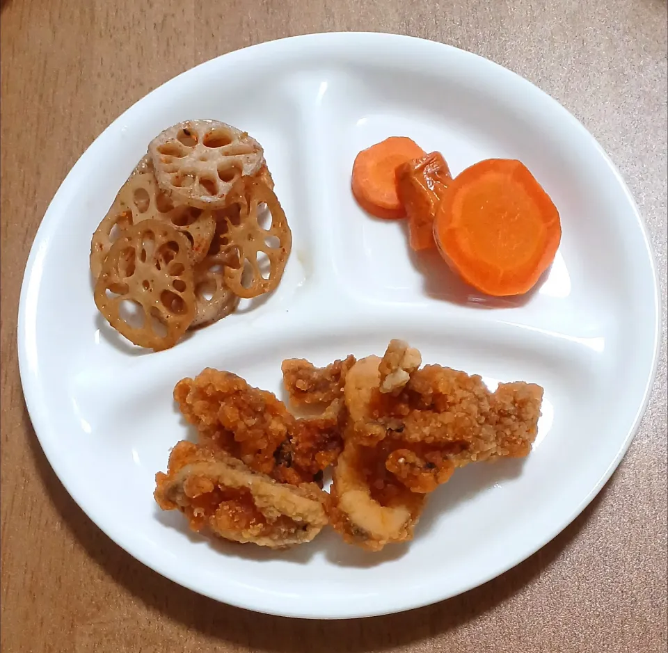 レンコンのきんぴら、にんじん、イカフライ|ナナさん