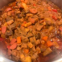 Filipino Pork Menudo/ pork stew with potatoes, carrots, bellpeppers, etc|🌺IAnneさん
