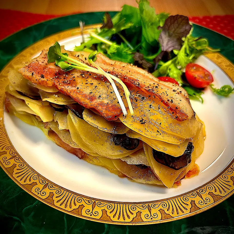 ジャガイモとベーコンマッシュルームの重ね焼きテリーヌ|バイパーJIJIさん