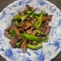 ピーマンと豚白モツの甘辛炒め|はぴはぴ005さん