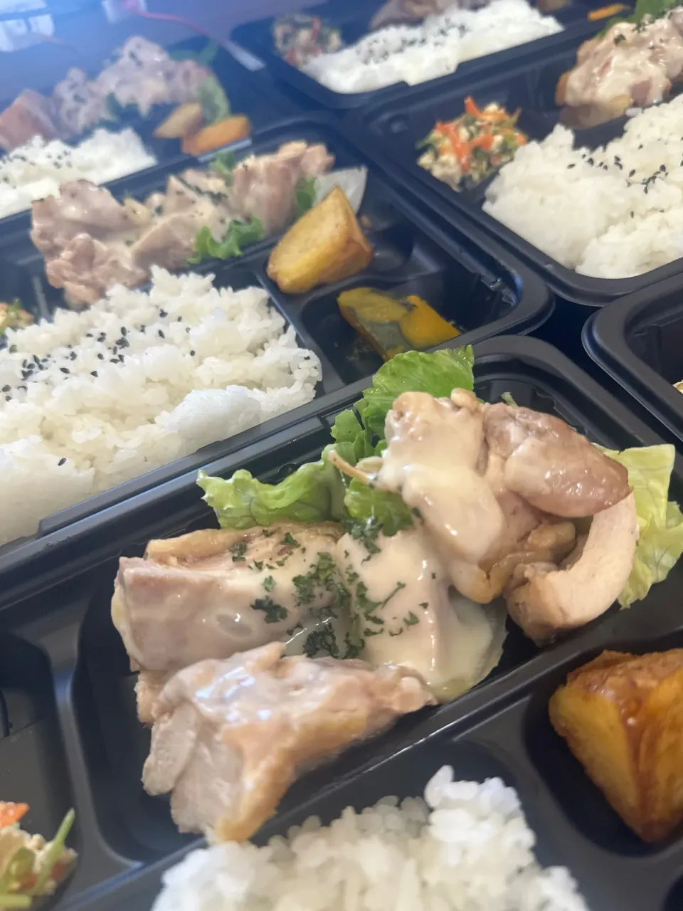 チキンステーキ・チーズクリームソース弁当|沖縄「ピロピロ」ライフさん