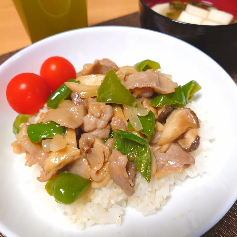 豚こまピーマンエリンギのオイマヨ炒め丼|万葉さん