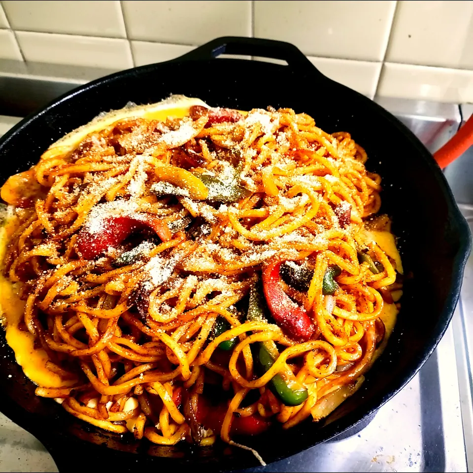 スキレットで東海風ナポリタン|マニョモさん