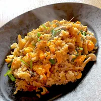 しいたけ茶で残りものチャーハン|tomopiさん