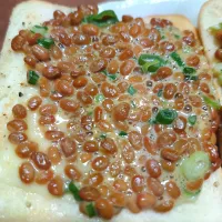 チーズ納豆トースト|玉藻天狐丸さん