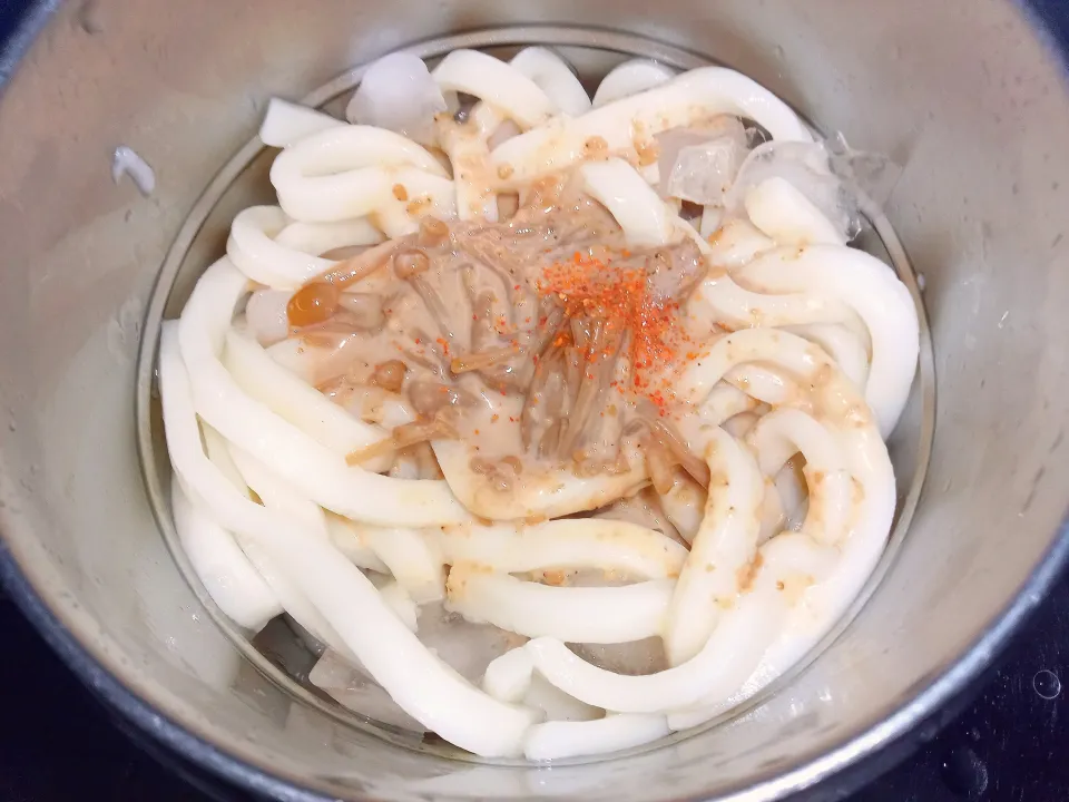 なめ茸入り胡麻ダレ冷やしうどん|darkbaronさん
