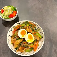 牛肉と野菜のコチュジャン炒め丼|Tae's yumyum♡さん