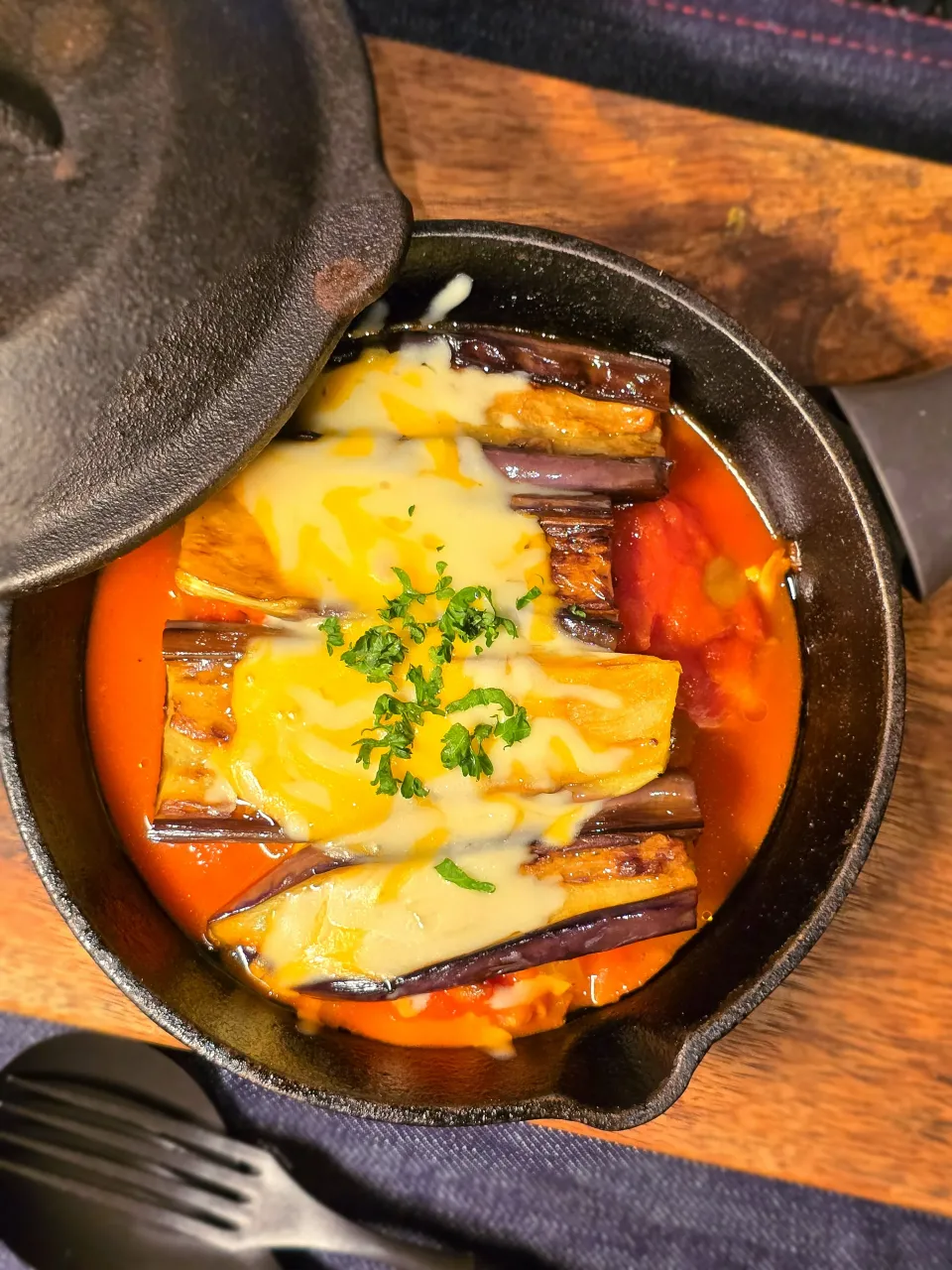 ナスとキノコのチーズ焼きトマトソース|オハナシマンさん