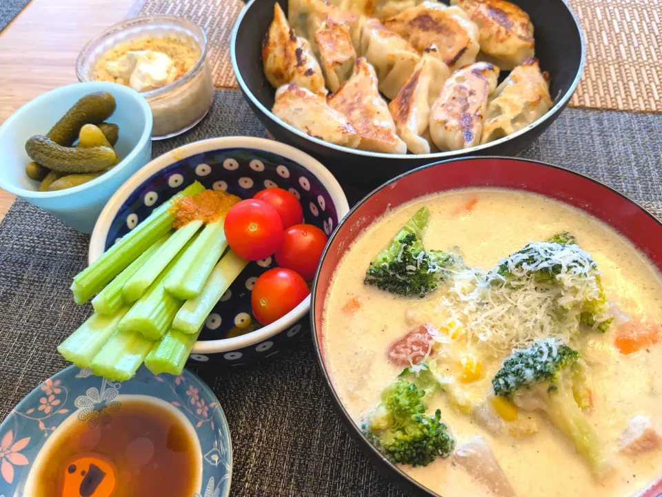 クリームシチューと餃子|ぽてさん