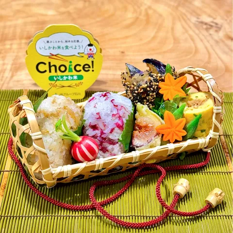 「コシヒカリ2kg」を使ってみたSnapdishの料理・レシピ写真:石川県産コシヒカリで〜おにぎり弁当〜