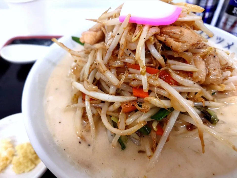 【10/13までの催事出展from群馬県】 
極濃湯麺フタツメ
濃厚タンメン (990円)
＋刻み大蒜/卸し生姜 (別皿、無料)
＠京王百貨店新宿店
シューイチ全国うまいもの博
25269
〈醤126塩43噌󠄀20タ10昆9出14
F13冷27混3つ2焼1ポ1〉|大脇さん