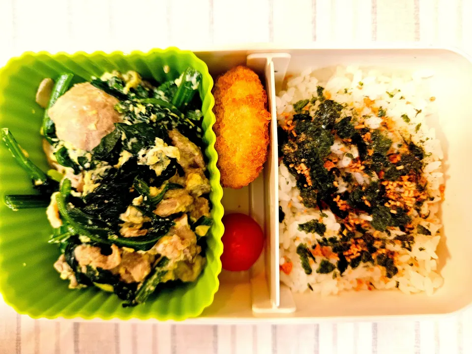 ほうれん草と豚肉と卵の炒め物❤️旦那さんお弁当❤️|かおるcitronさん