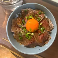 ローストビーフ丼|やなさん