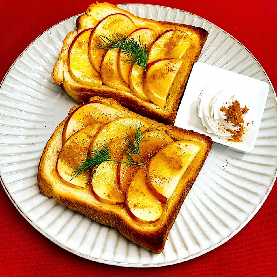 りんごトースト|まめもにおさん