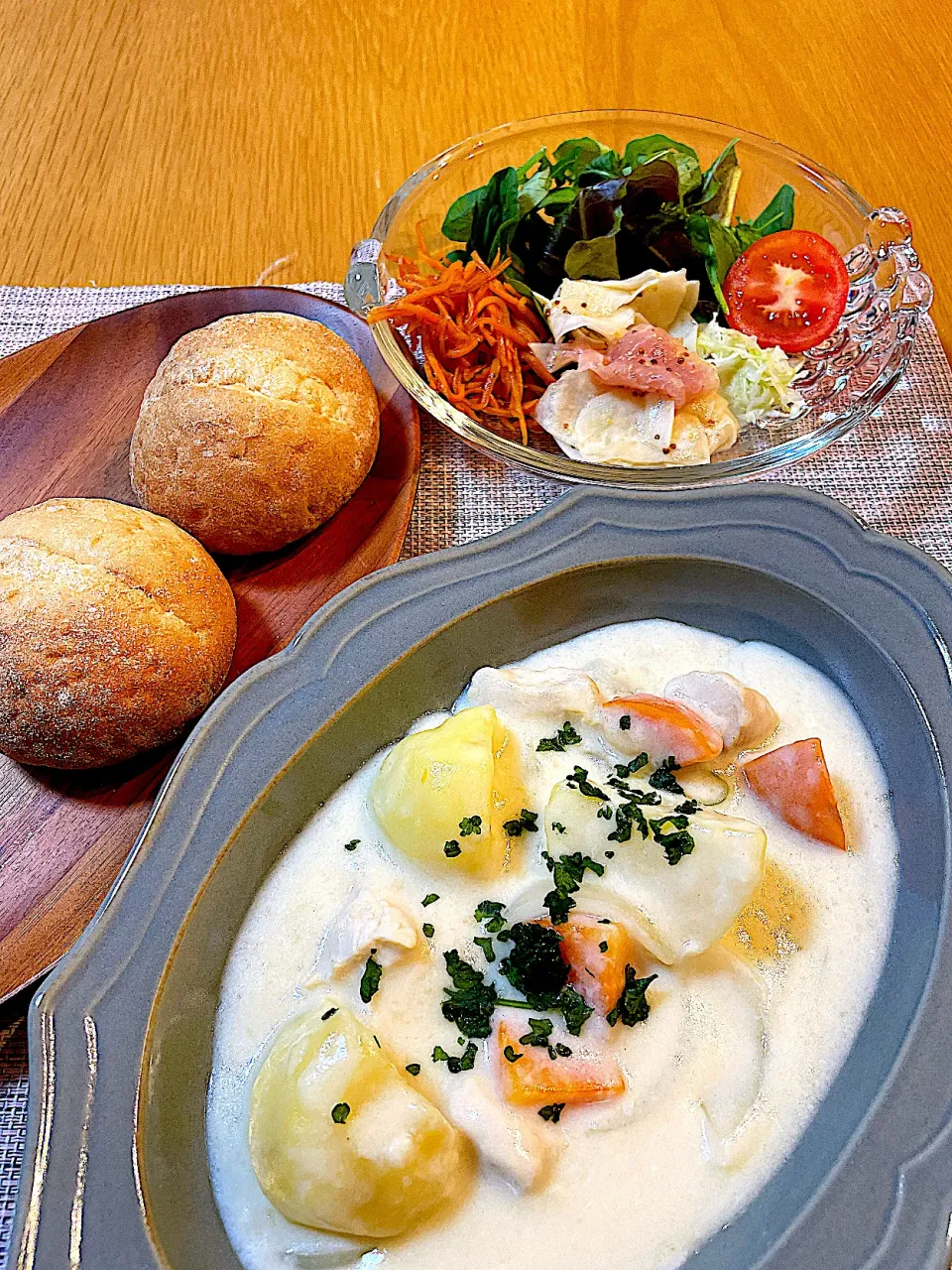 ホワイトシチューで晩御飯|Mikaさん