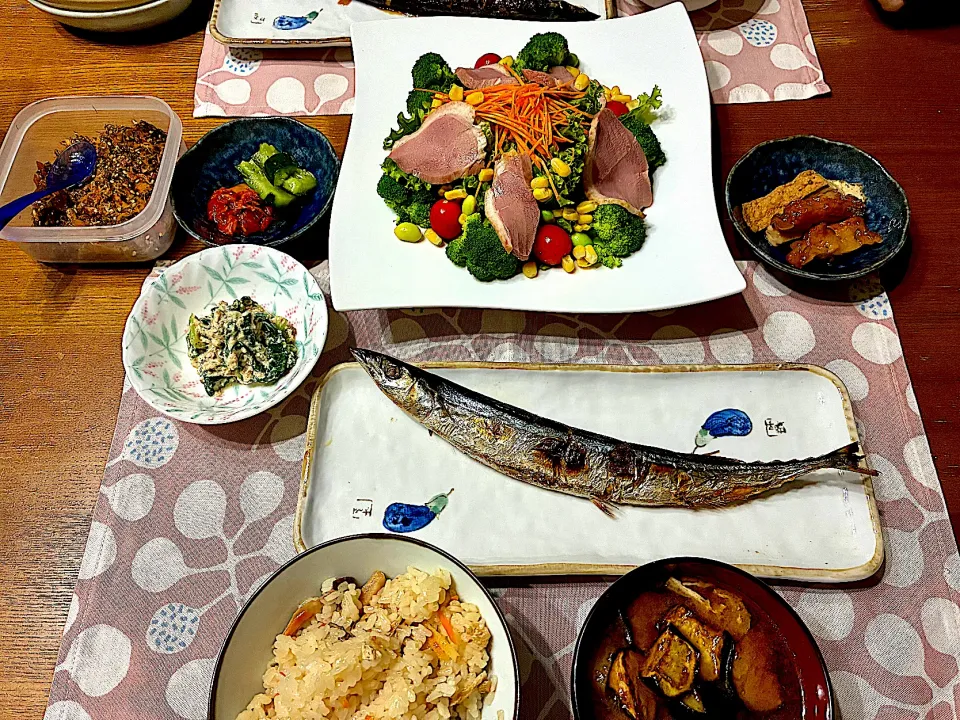 夕飯〜秋刀魚・炊き込みご飯・諸々おかず|おさむさん
