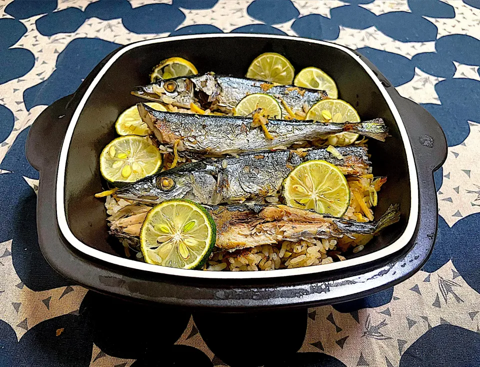 ももさんの料理 koji toyodaさんの料理 秋刀魚の土鍋ご飯|ももさん