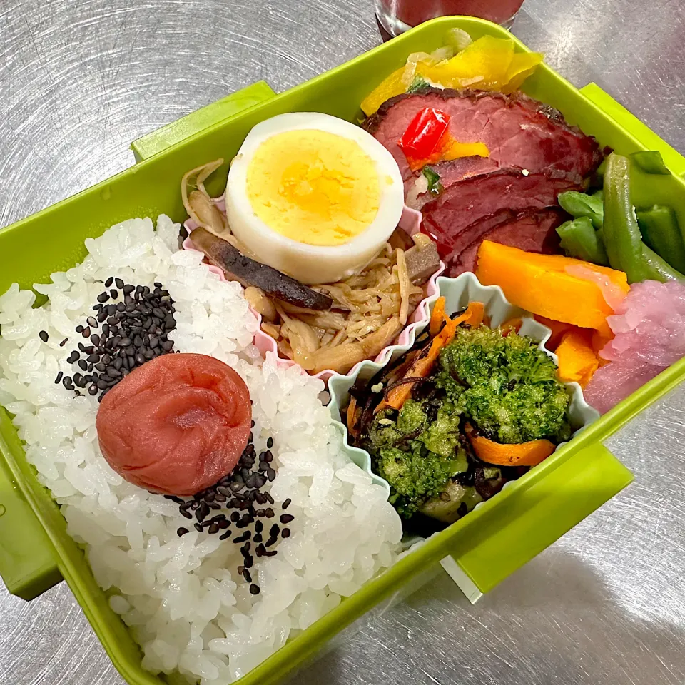 ローストビーフが入った弁当|くまちゃんさん