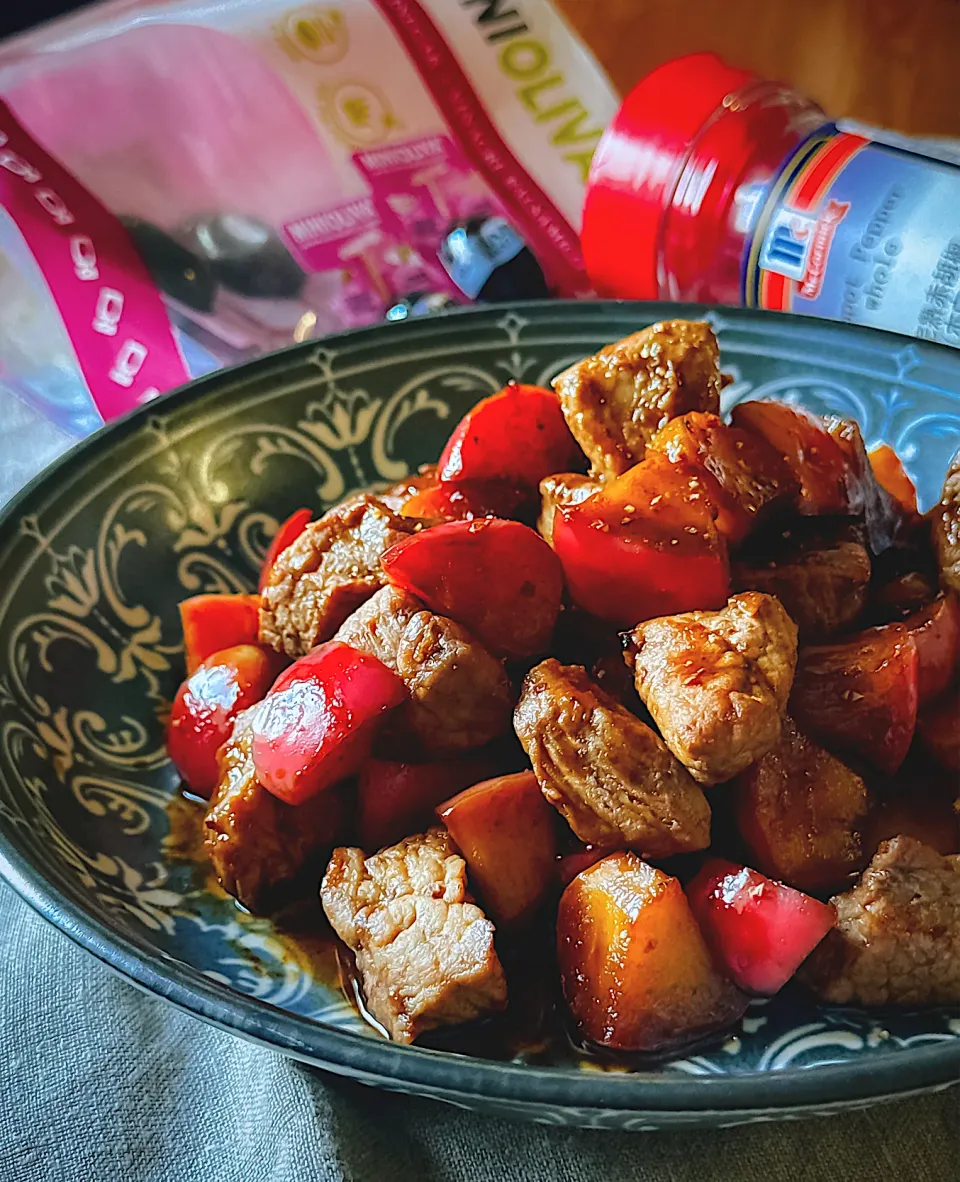 🍎林檎と豚肉のバルサミコソテー🍎|にゃんぺこさん