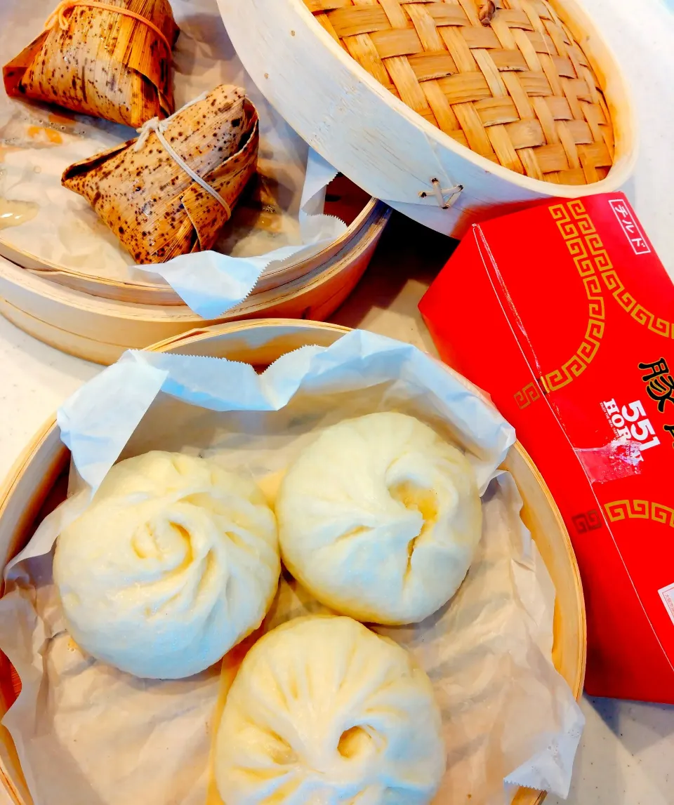 お昼ごはん🌸551蓬莱の豚まんと中華ちまき|samさん