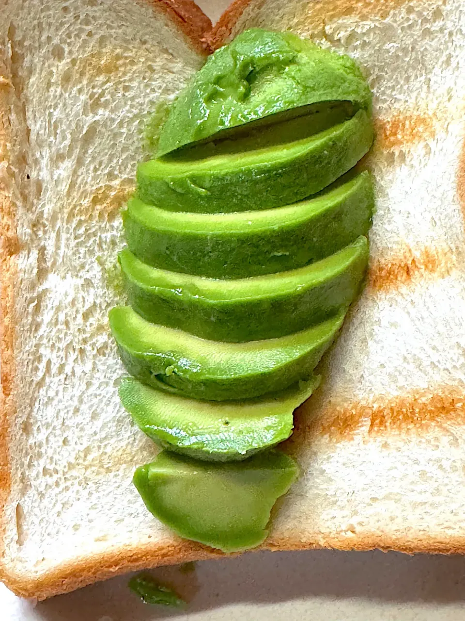シンプルアボカドトースト|🐧ペンギン2さん