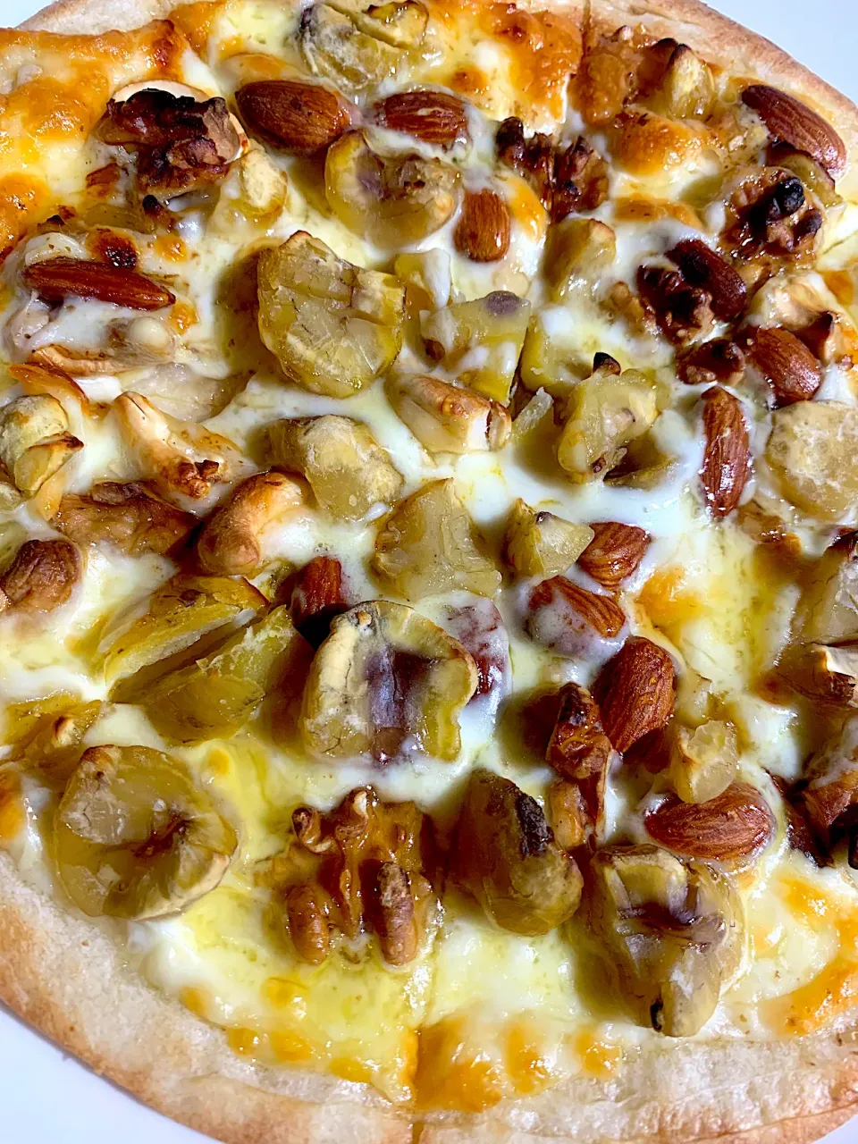 木の実と蜂蜜のチーズピザ　栗入り|SUN.yokotanさん
