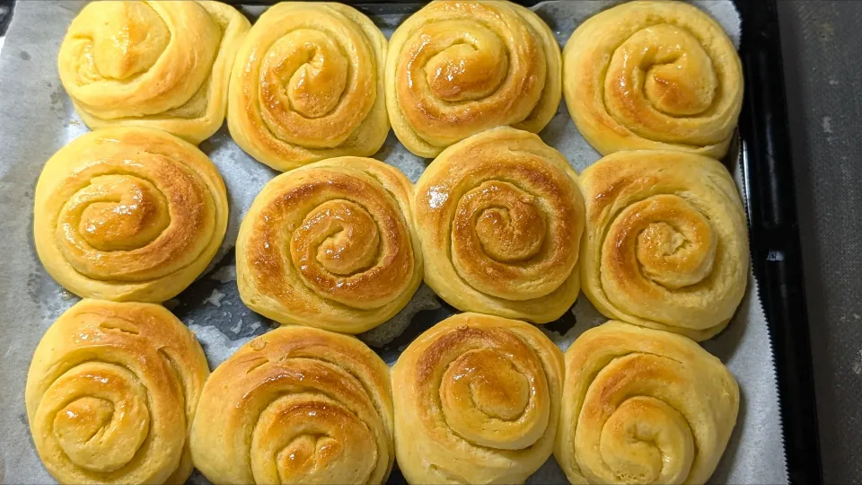 初めてのシュガーロールパン|f.1125beさん