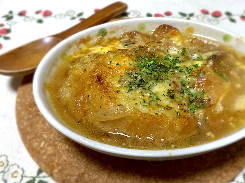 オニオングラタンスープ|eiyadeさん