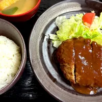 ハンバーグ定食|藤原 秀典さん