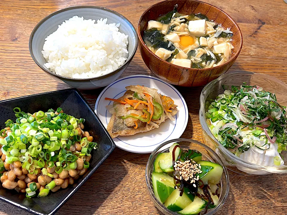 卵入り味噌汁de朝ごはん|Riccaさん