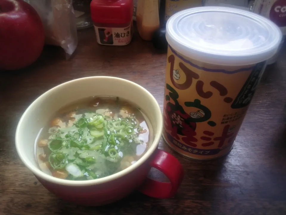 ひぃ、ふぅ、みそ汁になめこと小松菜|にんにくと唐辛子が特に好き❤️(元シャリマー)さん