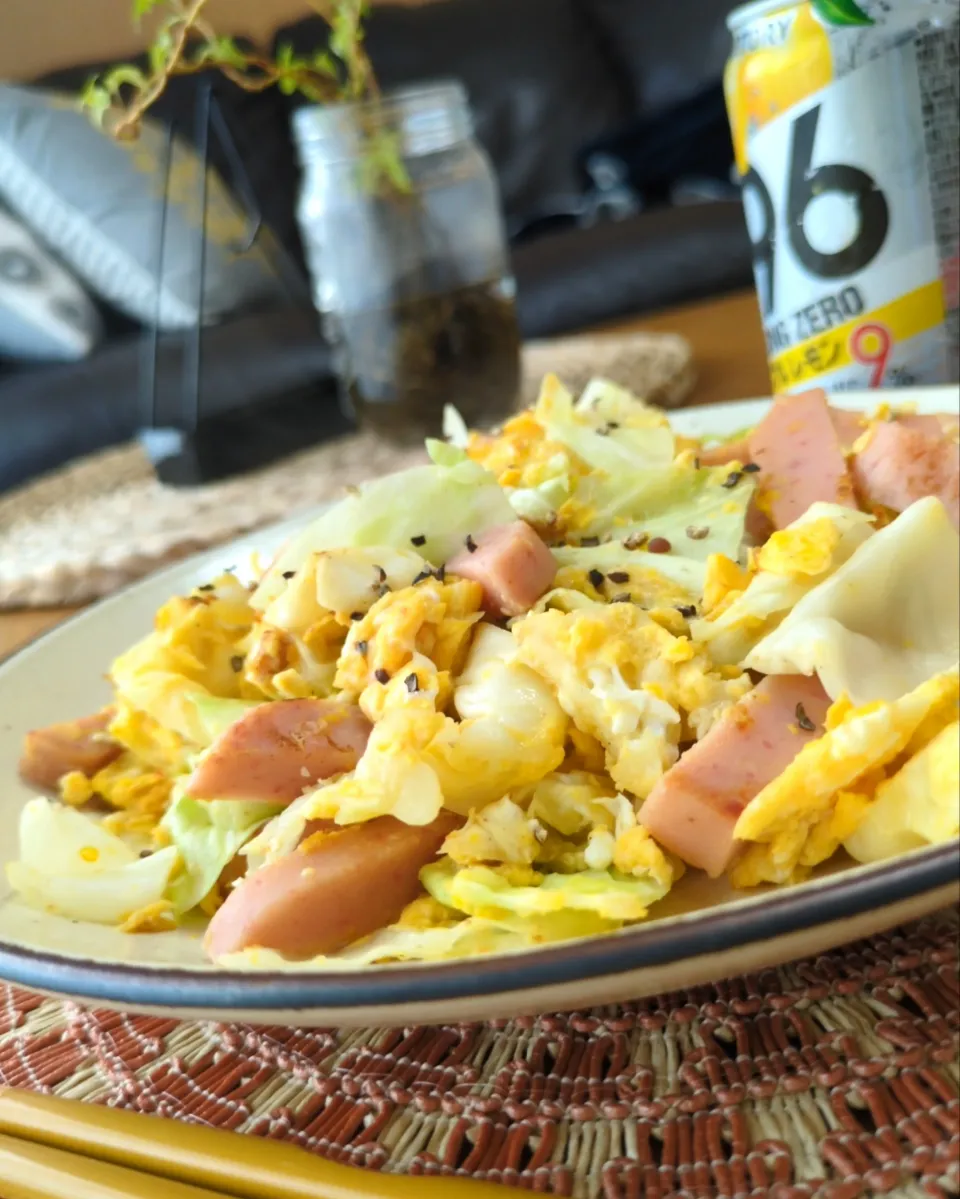 ﾍﾞﾋﾞｰﾊﾑとｷｬﾍﾞﾂの卵炒め|まりおさん