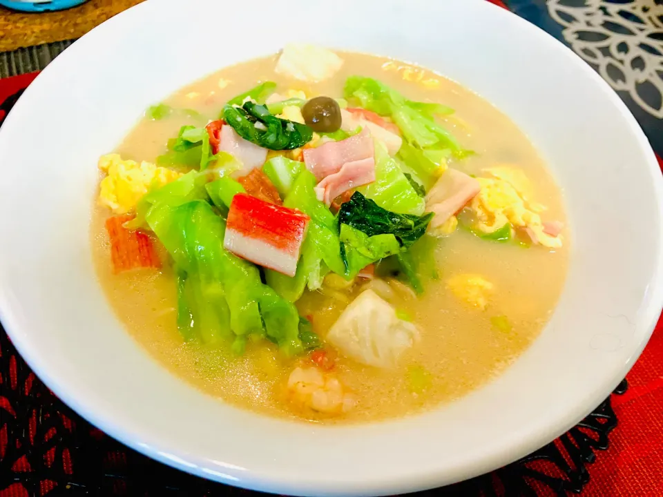 ✩.*˚シーフードヌードル風ラーメン|ゆきえもんさん