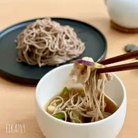 さっぱり食べよう　なすと豚肉のつけ蕎麦