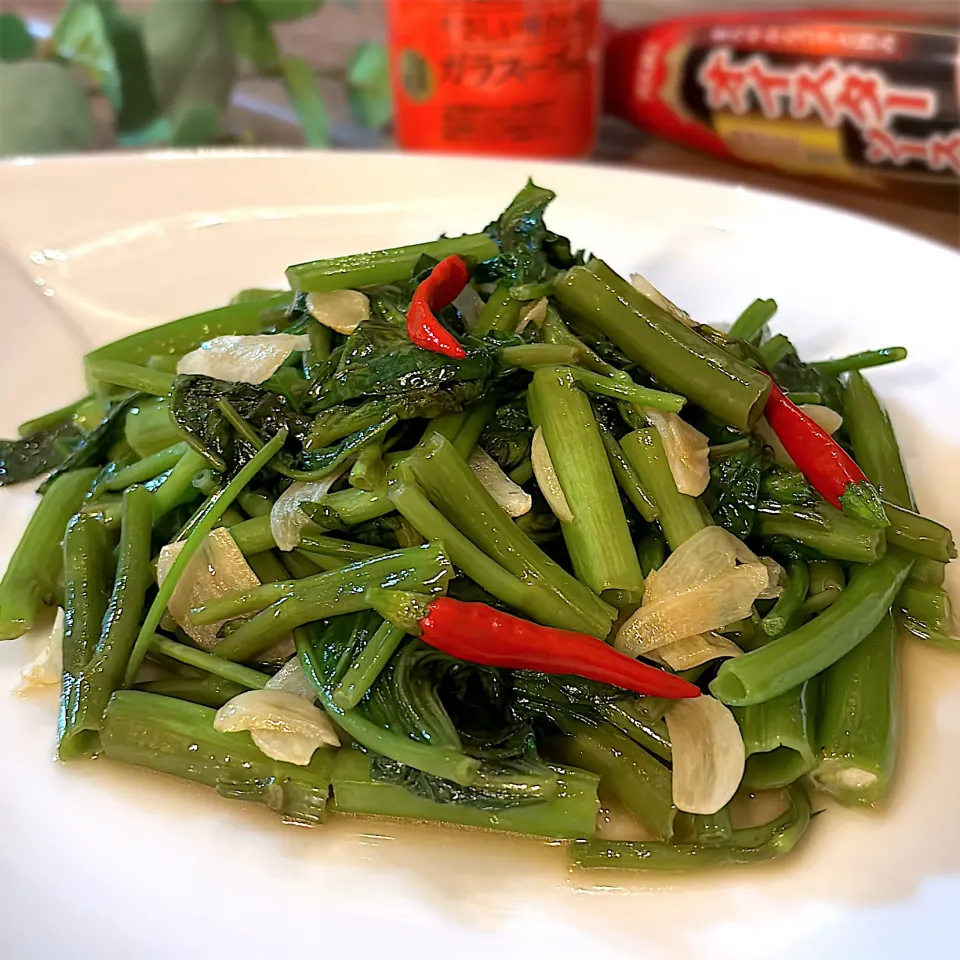 蒜蓉炒空心菜(空芯菜のにんにく炒め)|みずほさん